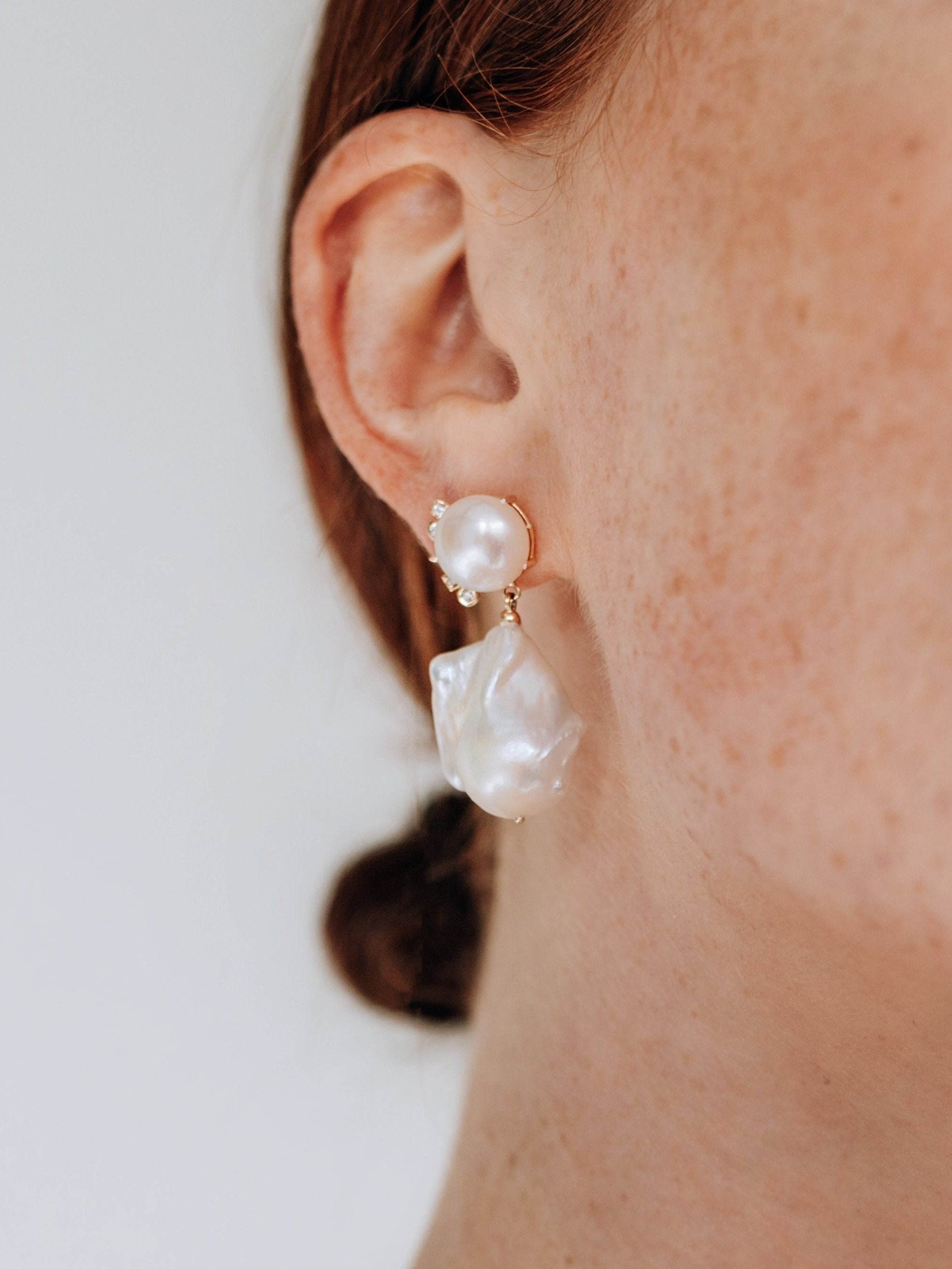 Cléo Baroque Pearl Earrings