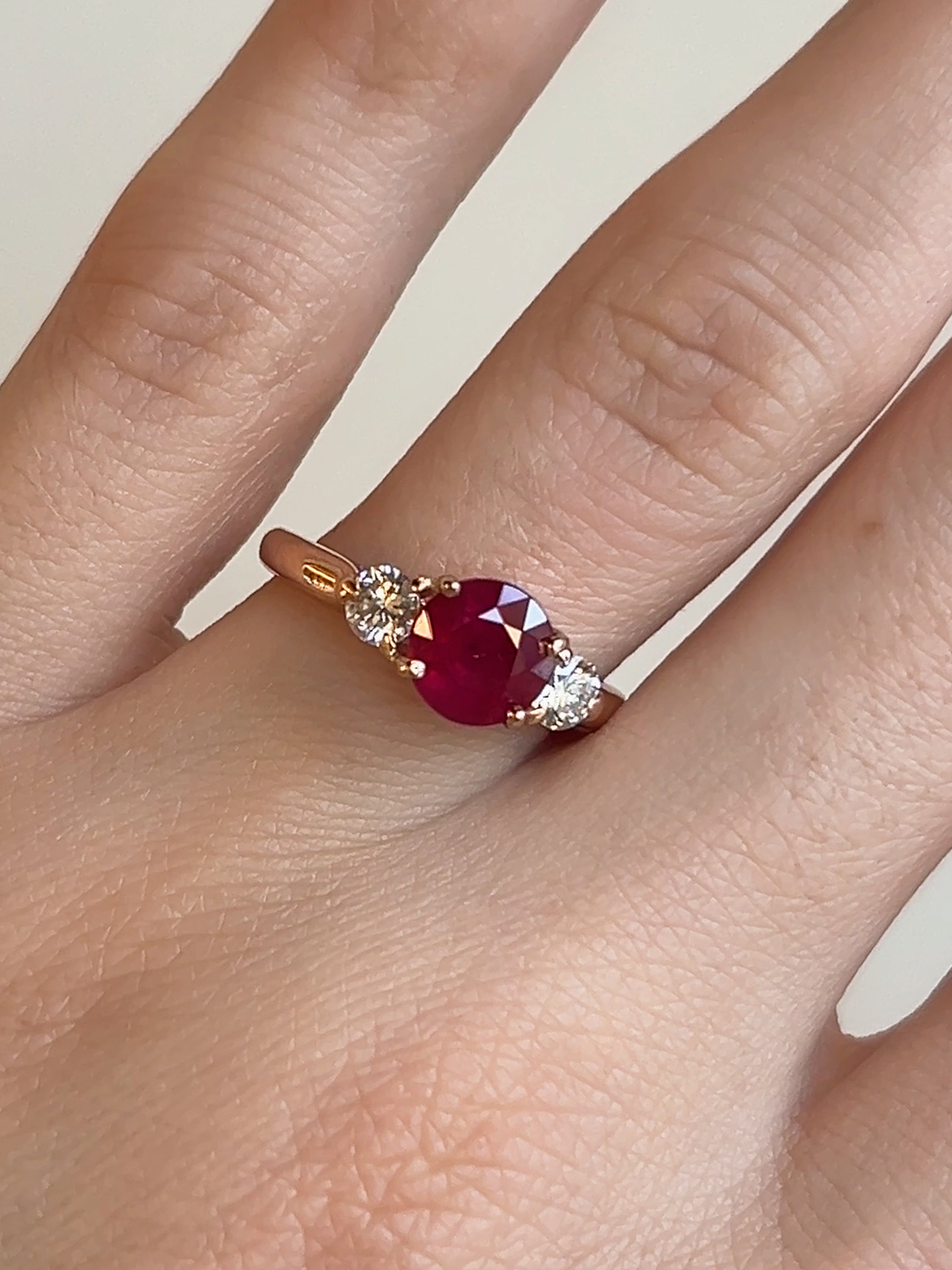 Bague de fiançailles rubis classique