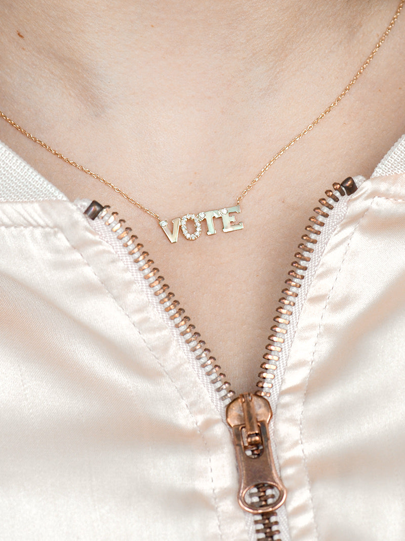 Collier VOTE Love Letter